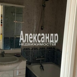 Продажа 4-комн квартиры на вторичном рынке Казанская улица,  д. 45