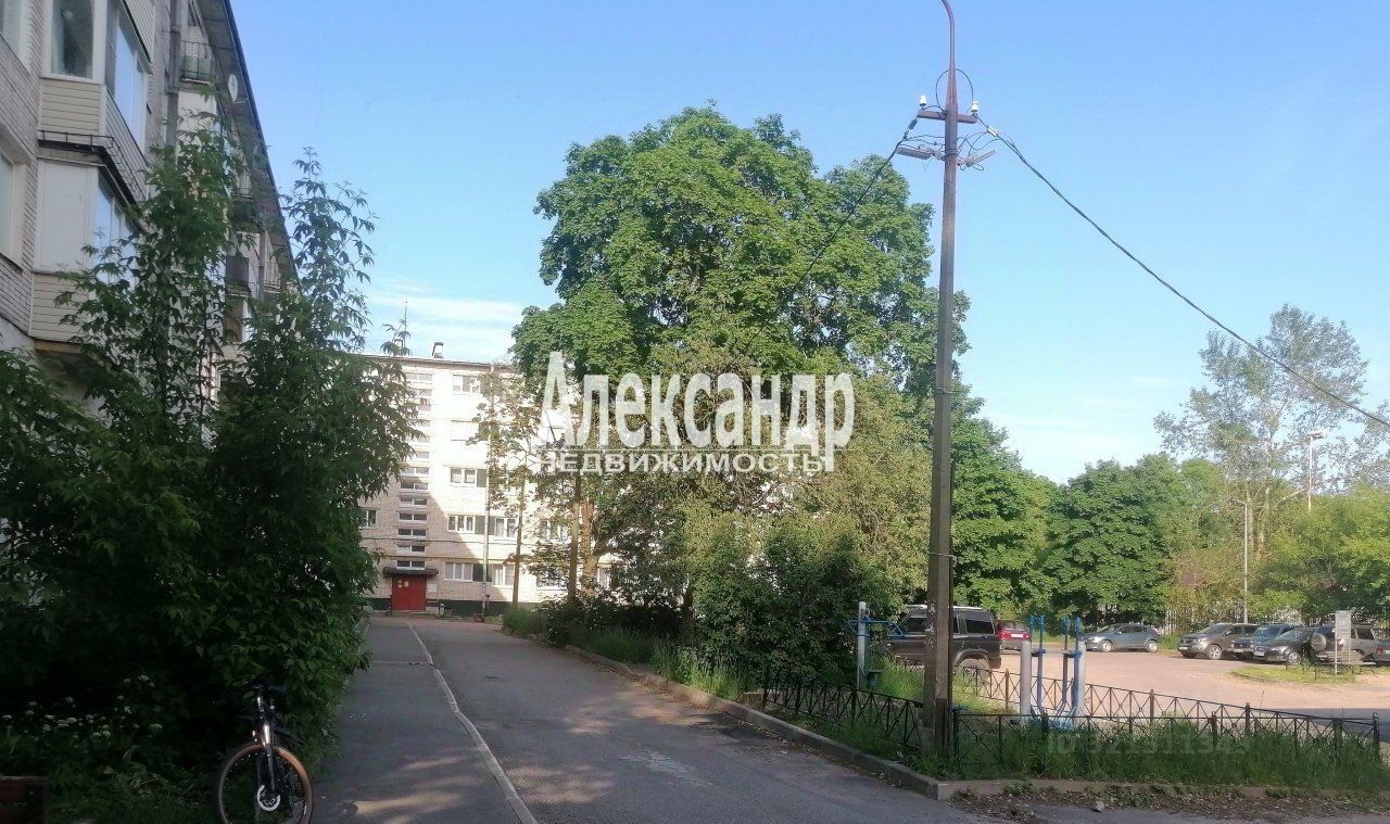 Продажа 3-комн квартиры на вторичном рынке Приозерск, улица Калинина, 25