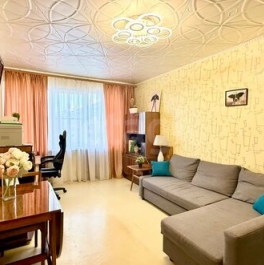 Продажа 3-комн квартиры на вторичном рынке улица Тамбасова,  д. 8 к1