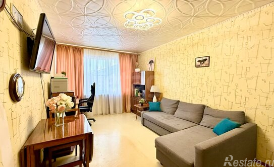 Продажа 3-комн квартиры на вторичном рынке улица Тамбасова,  д. 8 к1