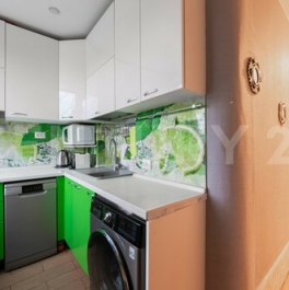 Продажа 4-комн квартиры на вторичном рынке Альпийский пер,  д. 7