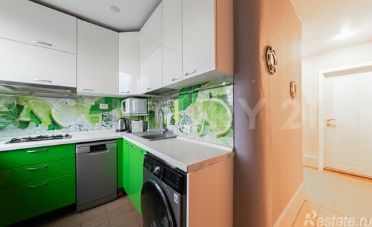 Продажа 4-комн квартиры на вторичном рынке Альпийский пер,  д. 7