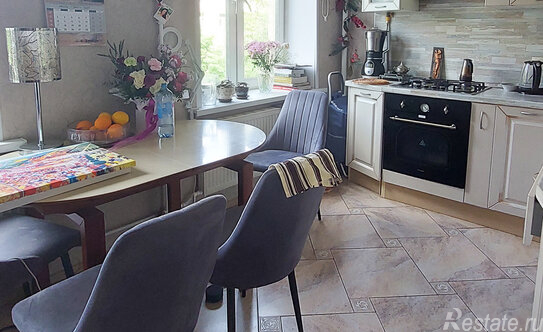 Продажа 2-комн квартиры на вторичном рынке улица Юлиуса Фучика,  д. 2/30