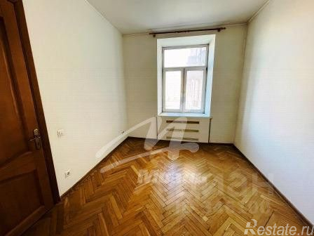 Продажа 4-комн квартиры на вторичном рынке площадь Победы,  д. 1 кА