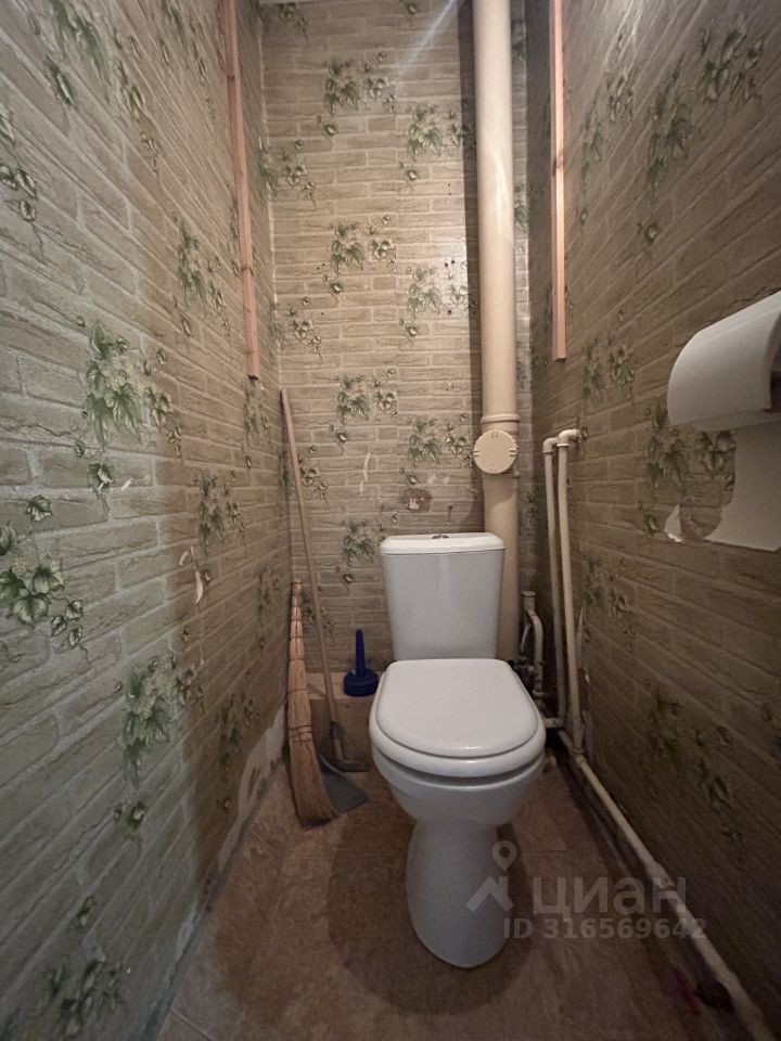 Продажа 1-комн квартиры на вторичном рынке Нахабино пгт, улица Институтская, 8А