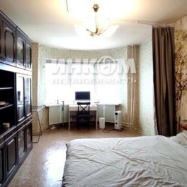 Продажа 1-комн квартиры на вторичном рынке Тарутинская улица,  д. 4 к2