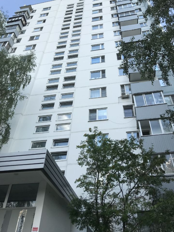 Продажа 2-комн квартиры на вторичном рынке Новоясеневский проспект, 12К1