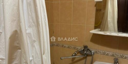 3-комн квартира улица Паршина,  д. 17