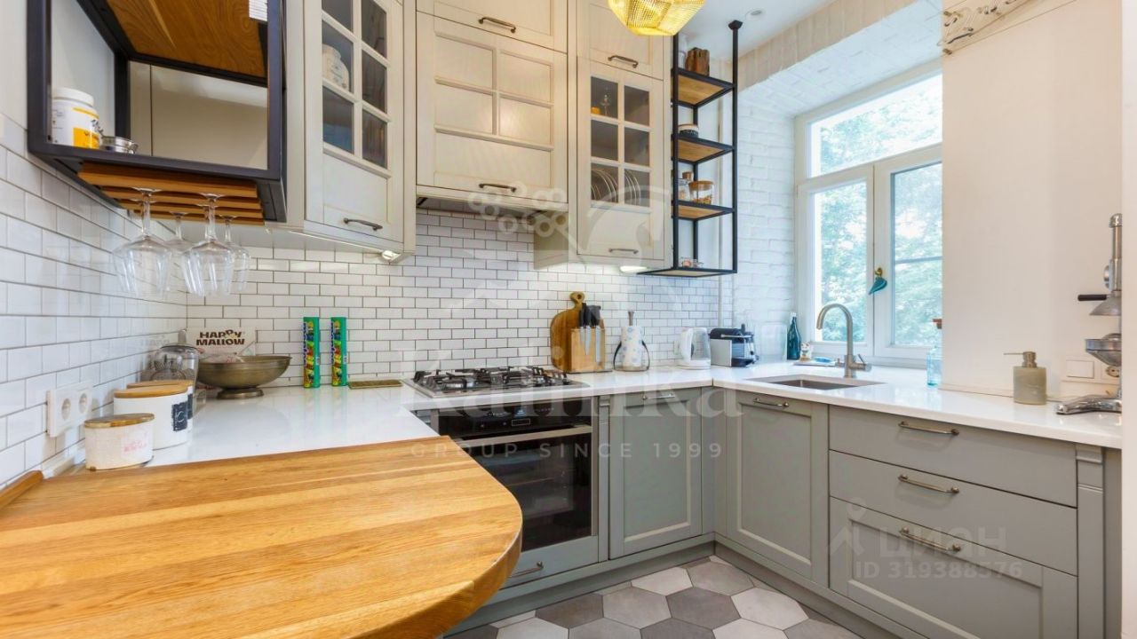 Продажа 3-комн квартиры на вторичном рынке улица Машкова, 2/13С1