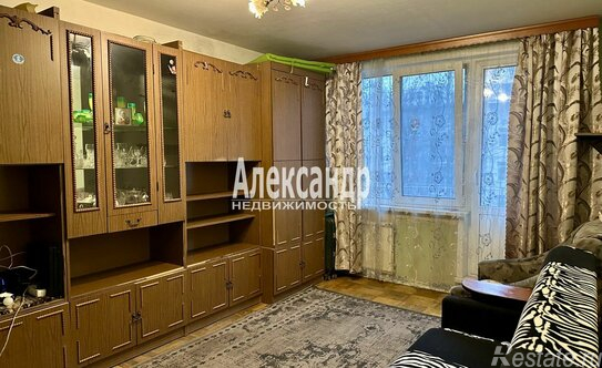 Продажа 4-комн квартиры на вторичном рынке улица Костюшко,  д. 13 к1