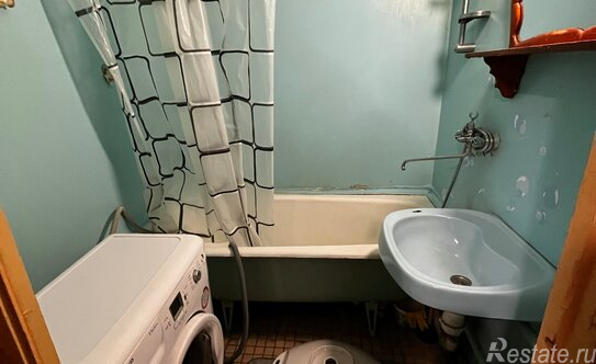 Продажа 1-комн квартиры на вторичном рынке улица Лескова,  д. 28 к1