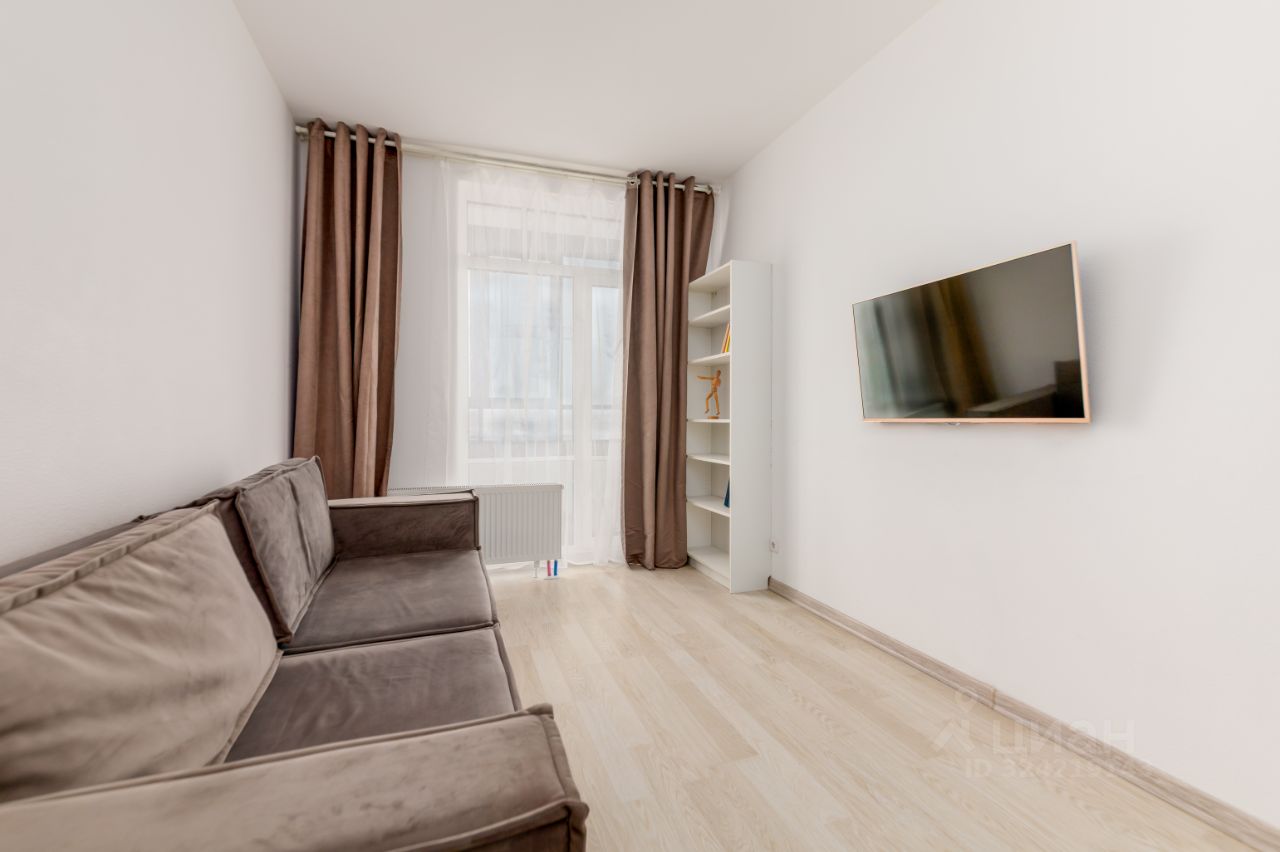 Продажа 1-комн квартиры на вторичном рынке Днепропетровская улица, 65