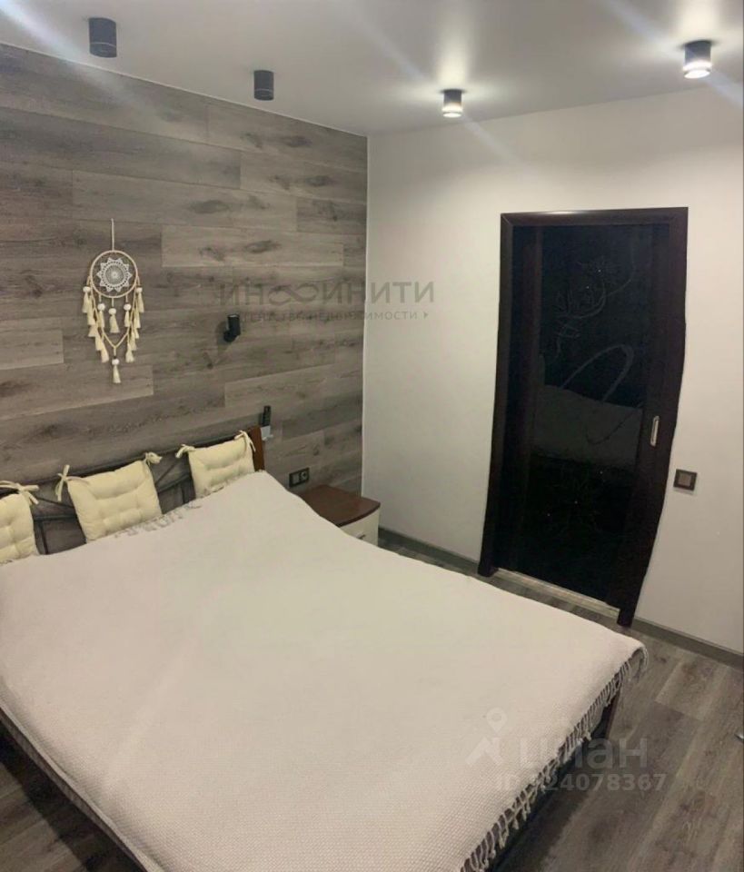 Продажа 3-комн квартиры на вторичном рынке проспект Защитников Москвы, 5