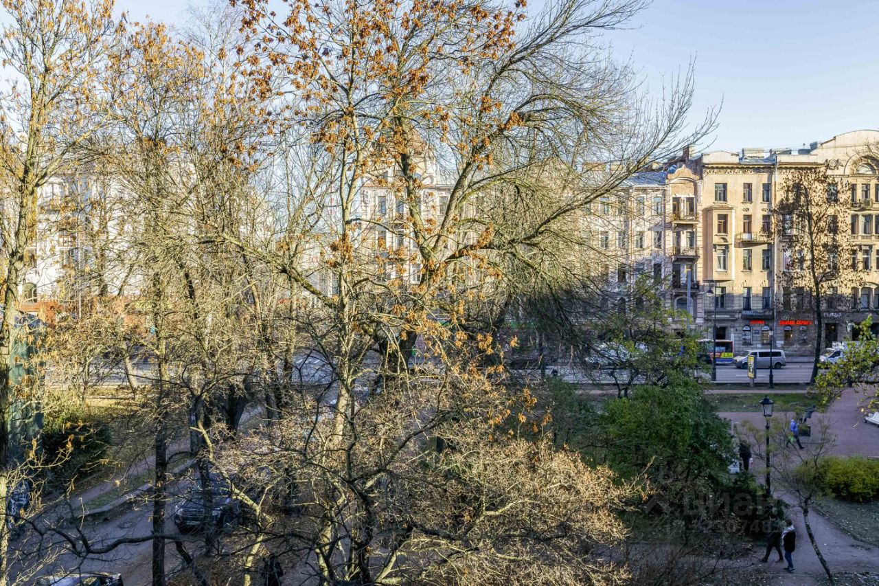 Аренда 4-комн квартиры на вторичном рынке Каменноостровский проспект, 56к2