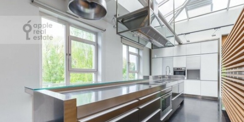 4-комн квартира Островная улица,  д. 12