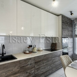 Продажа 3-комн квартиры на вторичном рынке Ижорская улица