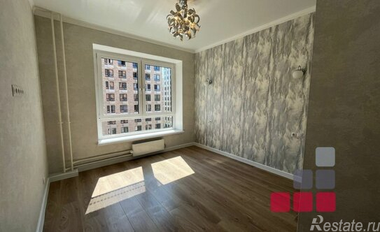 Продажа 4-комн квартиры на вторичном рынке Поклонная улица