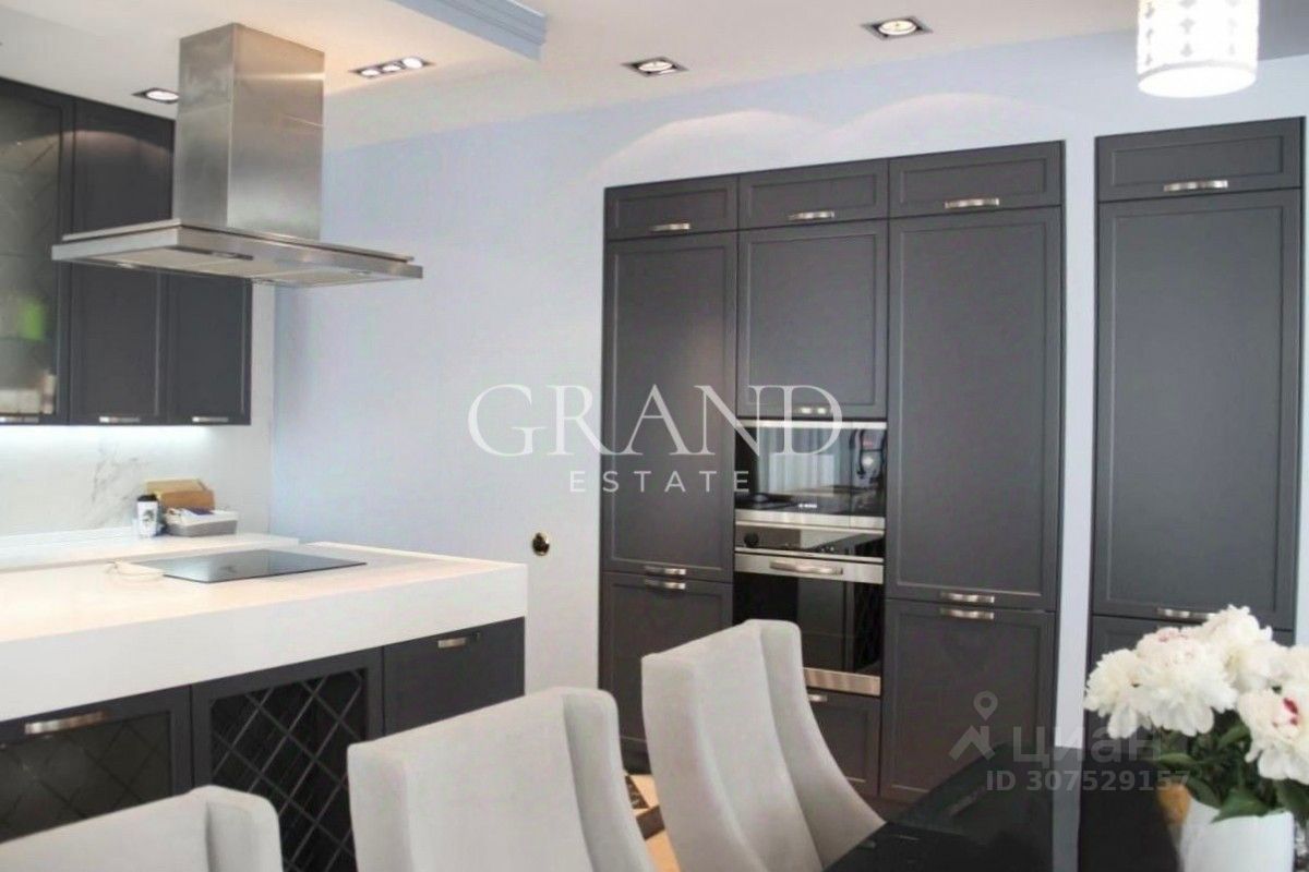 Продажа 3-комн квартиры на вторичном рынке Страстной бульвар, 10к1