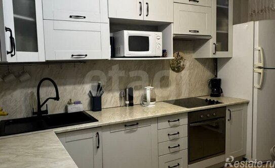 Продажа 3-комн квартиры на вторичном рынке Белградская улица,  д. 54 к1