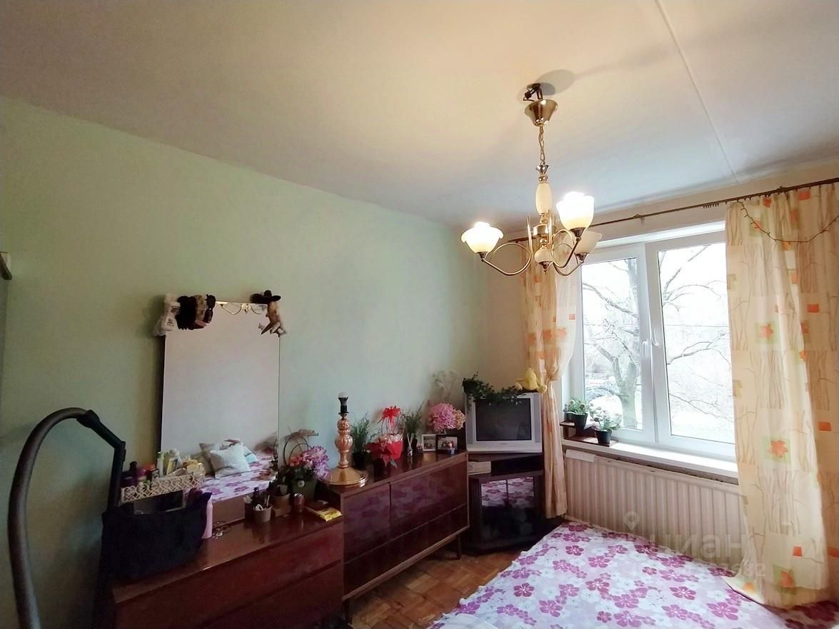 Продажа 2-комн квартиры на вторичном рынке улица Лени Голикова, 14