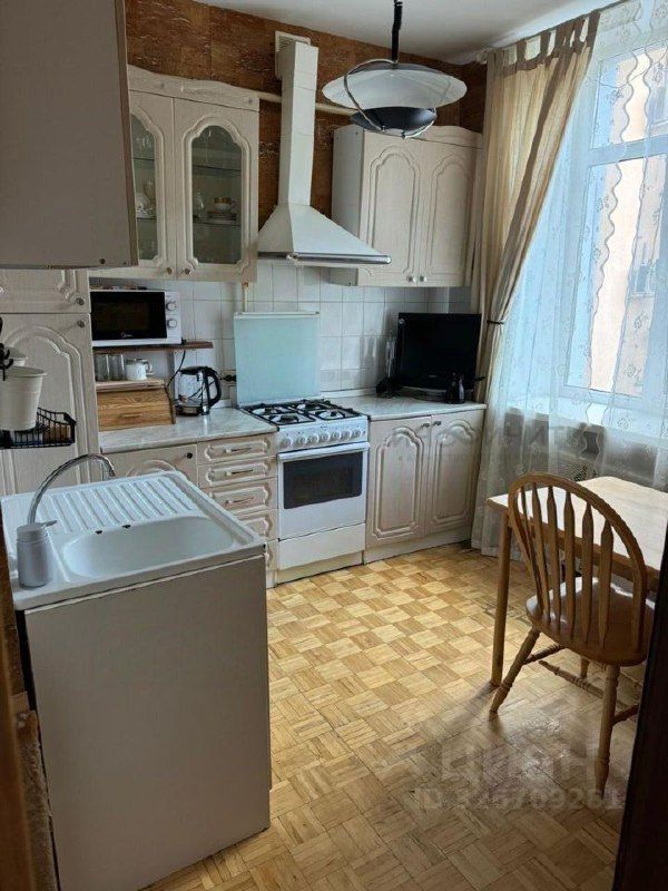 Продажа 2-комн квартиры на вторичном рынке улица Маршала Новикова, 2к2
