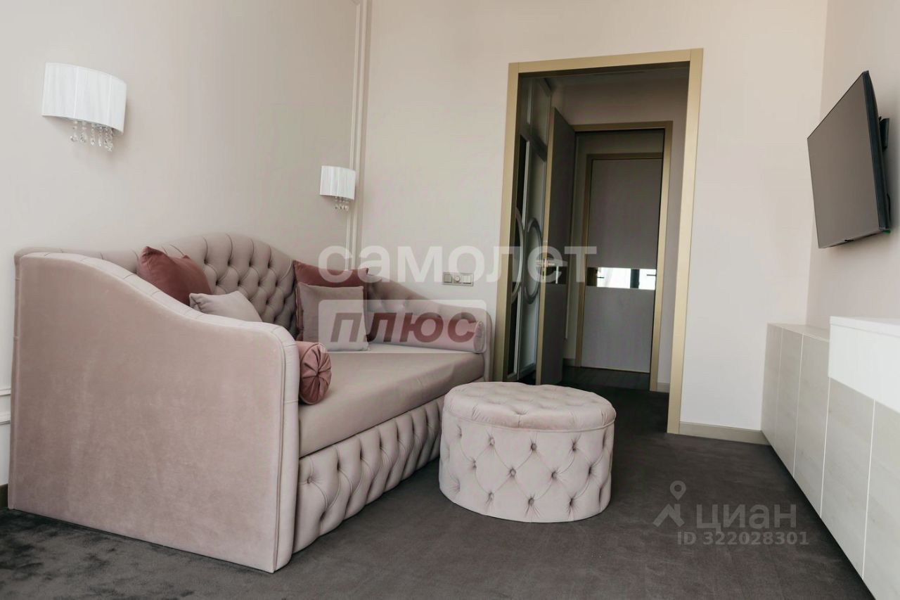 Продажа 4-комн квартиры на вторичном рынке 1-й Красногвардейский проезд, 22с2