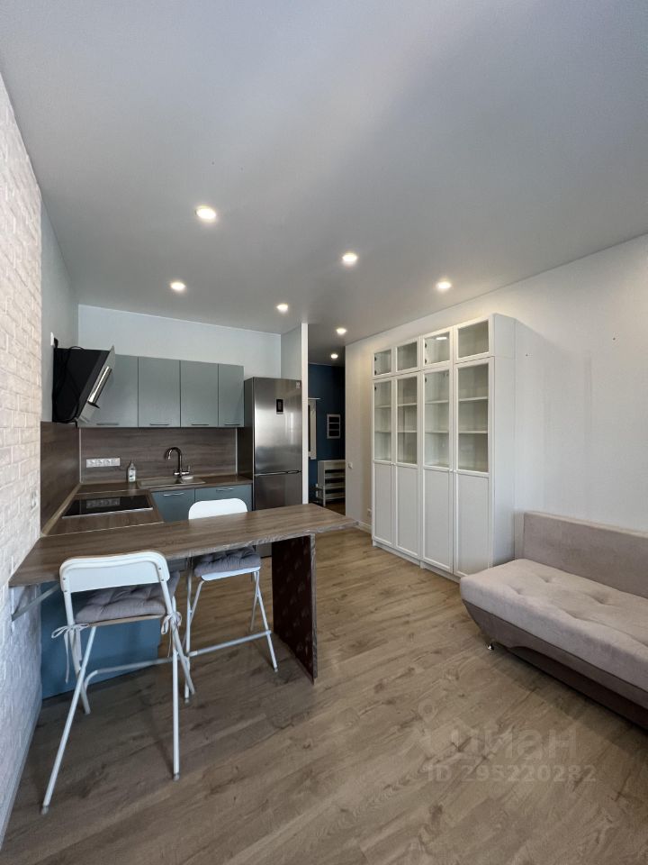 Аренда 2-комн квартиры на вторичном рынке д. Сабурово, улица Парковая, 20