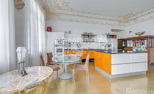 Продажа 3-комн квартиры на вторичном рынке Суворовский пр-кт