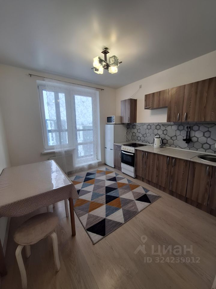 Аренда 1-комн квартиры на вторичном рынке улица 3-я Нововатутинская,  д. 8