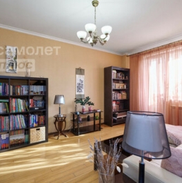 Продажа 1-комн квартиры на вторичном рынке улица Раменки,  д. 14 к2