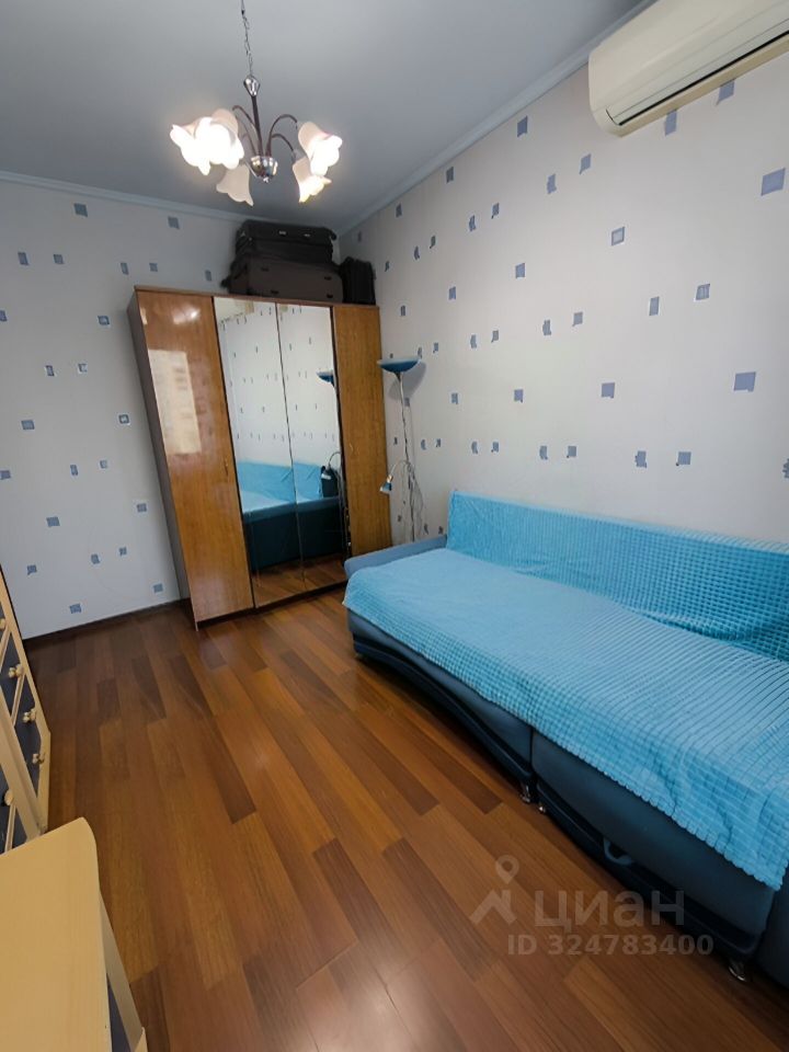 Продажа 3-комн квартиры на вторичном рынке Богатырский проспект, 32к1