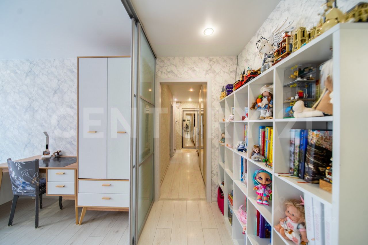 Продажа 3-комн квартиры на вторичном рынке Петергофское шоссе, 5К1