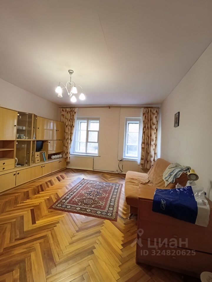 Продажа 2-комн квартиры на вторичном рынке переулок Басков, 18