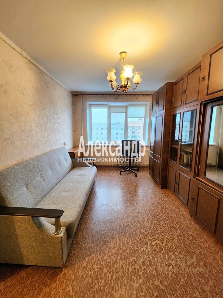 Продажа 1-комн квартиры на вторичном рынке Кириши, проспект Ленина, 37