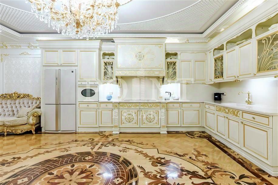 Продажа 4-комн квартиры на вторичном рынке проспект Мира, 188Бк1