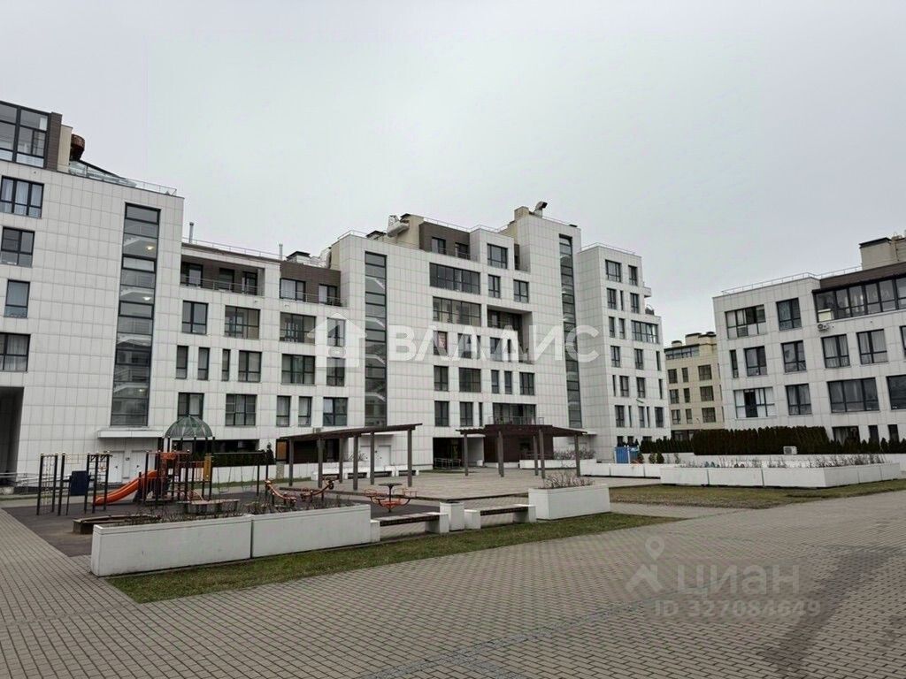 Продажа 2-комн квартиры на вторичном рынке Международный кв-л, Клязьма-Старбеево мкр, улица Загородная,  д. 2