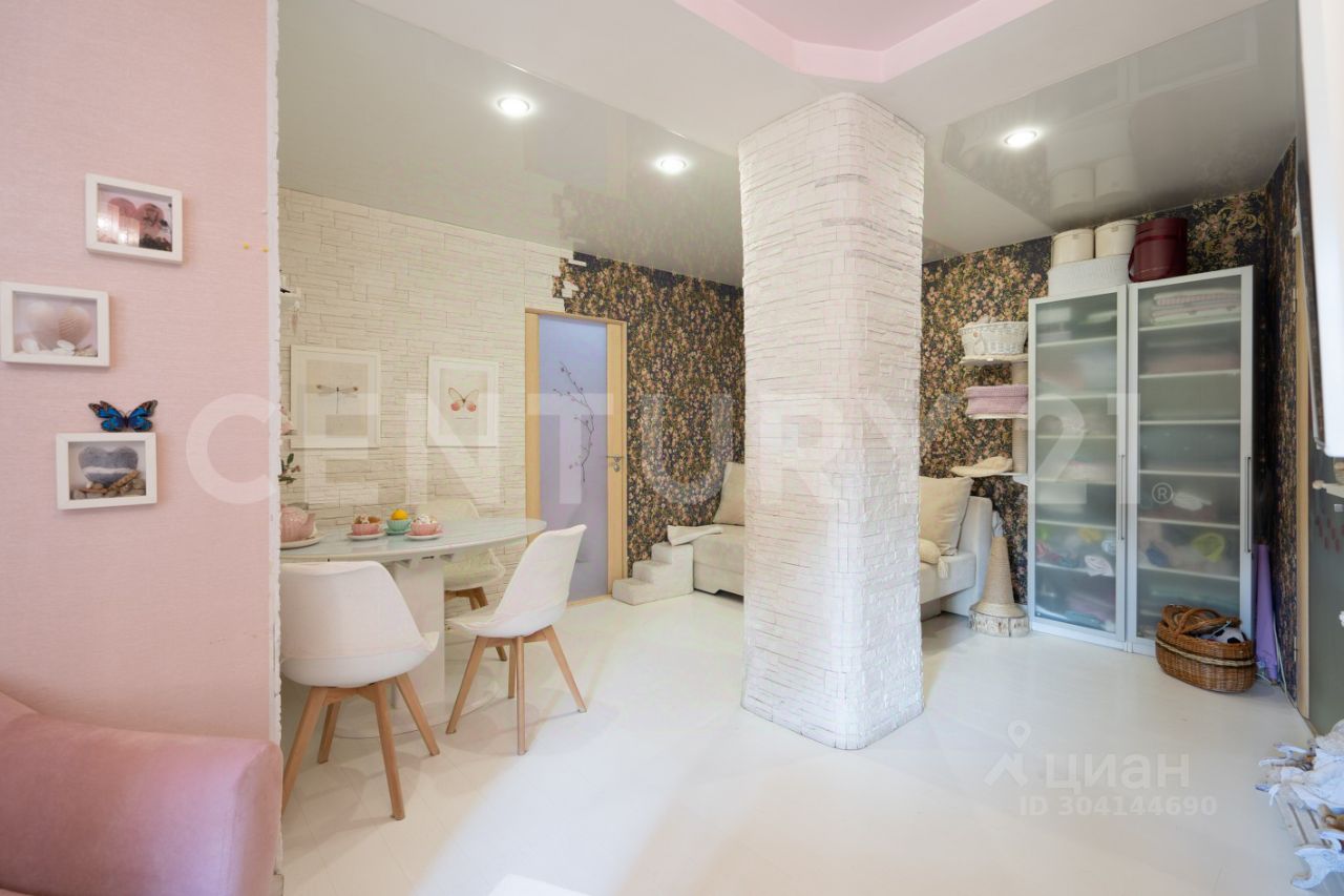 Продажа 6-комн квартиры на вторичном рынке набережная Обводного Канала, 151-153