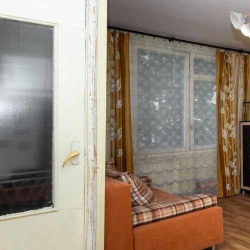 4-комн квартира проспект Стачек, 216