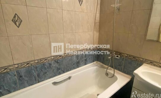 Продажа 3-комн квартиры на вторичном рынке Дунайский пр-кт,  д. 37,  к. 1