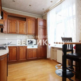 Продажа 4-комн квартиры на вторичном рынке Ломоносовский пр-кт,  д. 18