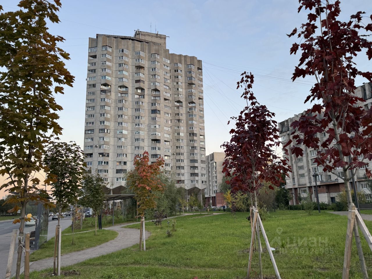 Продажа 3-комн квартиры на вторичном рынке Новосмоленская набережная, 8