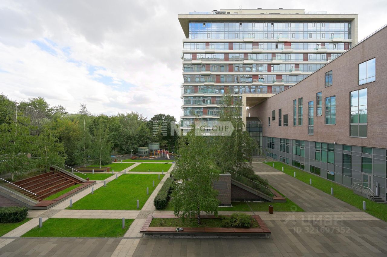 Продажа 3-комн квартиры на вторичном рынке улица Советской Армии, 6