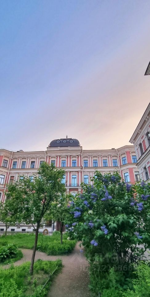 Продажа 6-комн квартиры на вторичном рынке Моховая улица, 27-29