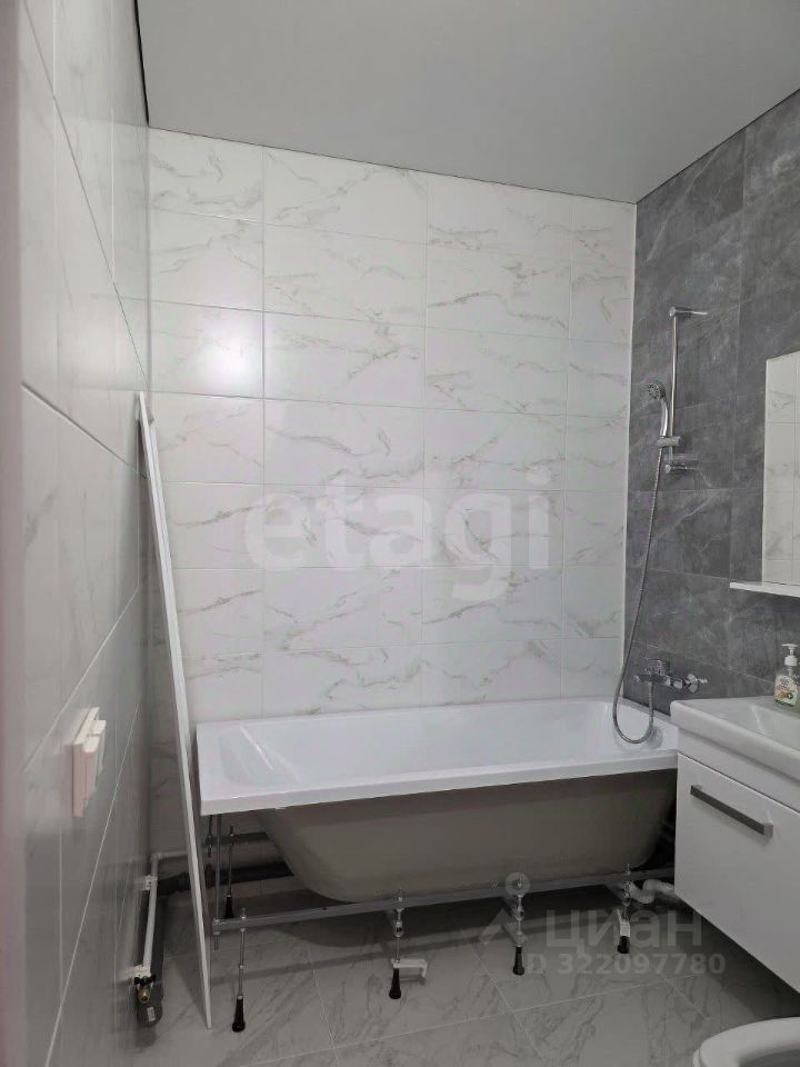 Продажа 1-комн квартиры на вторичном рынке улица Ультрамариновая, 5