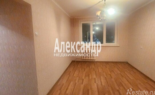 Продажа 3-комн квартиры на вторичном рынке Кириши, ул Нефтехимиков,  д. 19