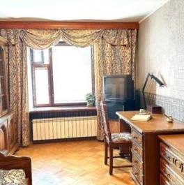 Продажа 2-комн квартиры на вторичном рынке Морская наб,  д. 27,  к. 1