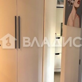 Продажа 2-комн квартиры на вторичном рынке Осенний бульвар,  д. 6