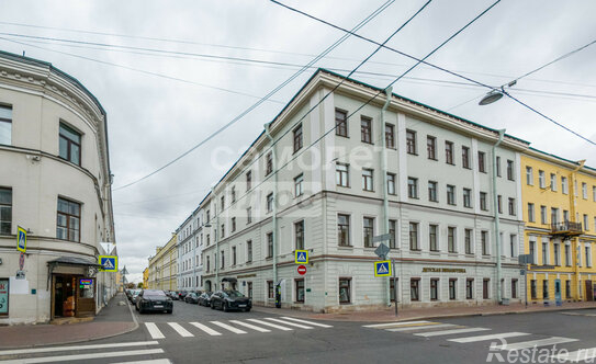 Продажа 5-комн квартиры на вторичном рынке Средний пр-кт,  д. 3/15