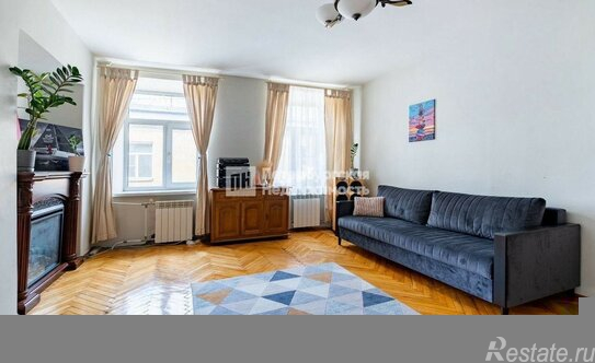 Продажа 3-комн квартиры на вторичном рынке площадь Европы