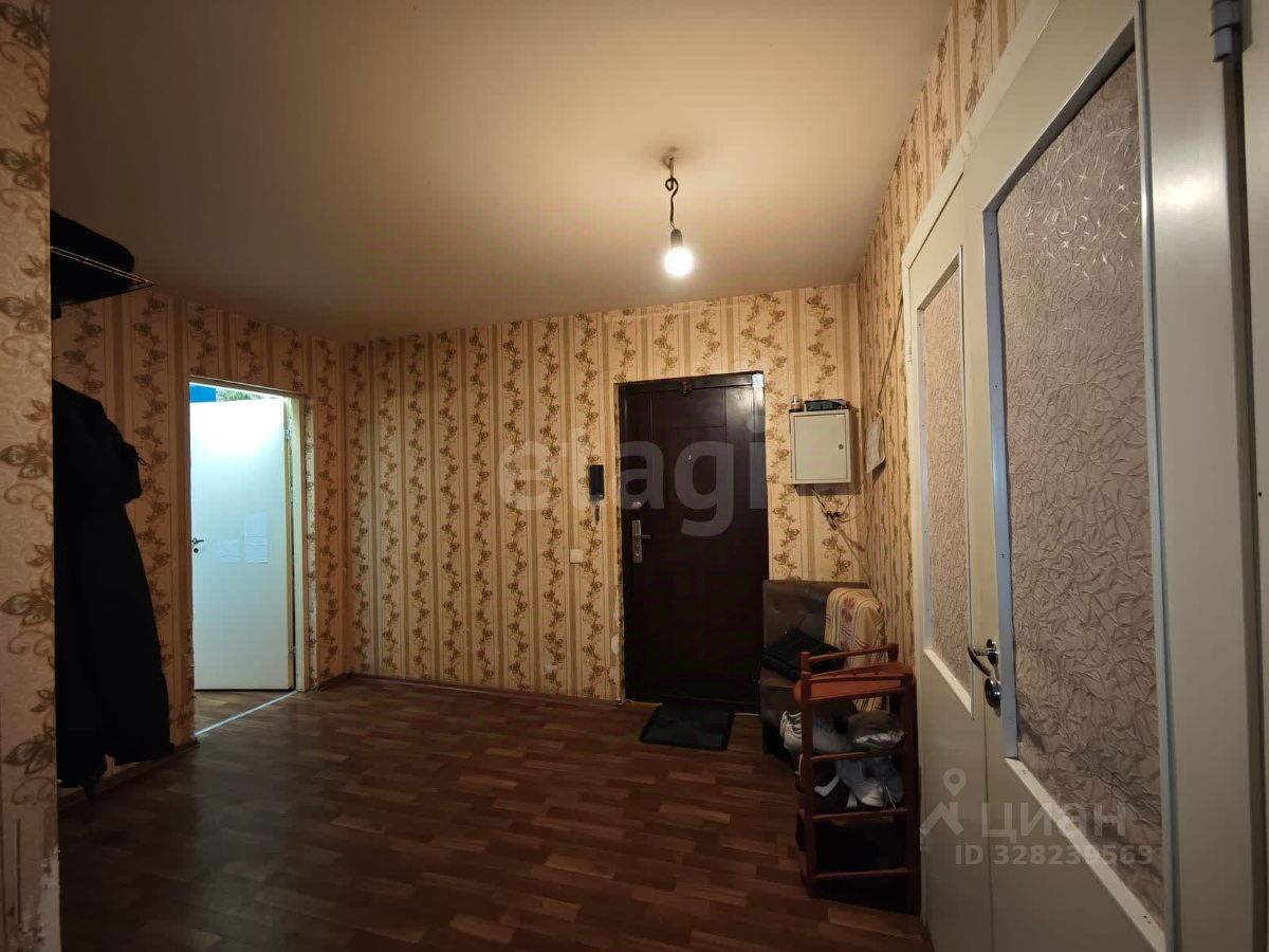 Продажа 3-комн квартиры на вторичном рынке Марьинский мкр, 2
